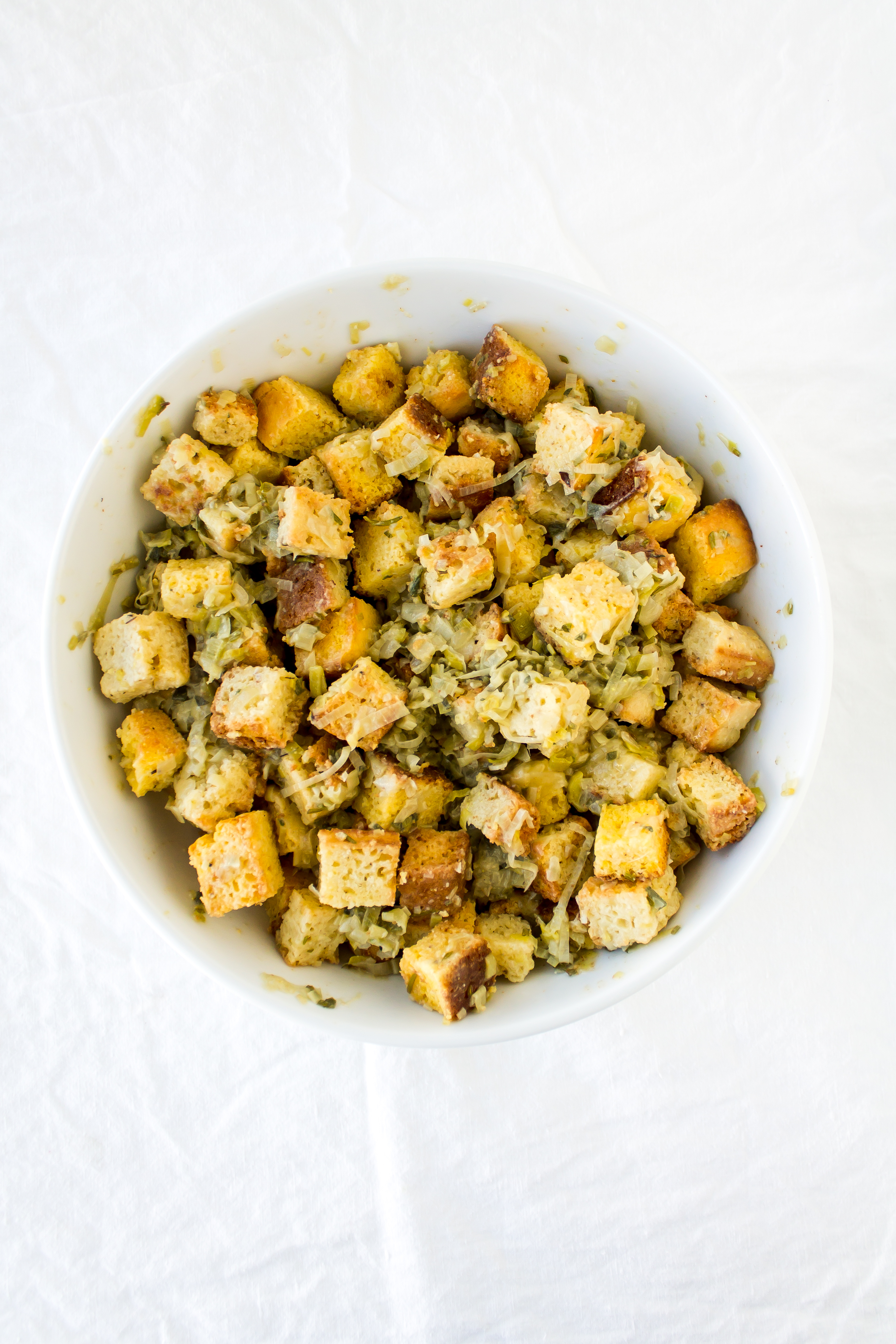 cornbread stuffing with herbs and leeks