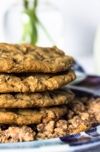 oatmeal toffee chip cookies