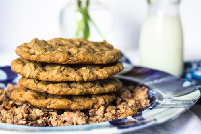 oatmeal toffee chip cookies