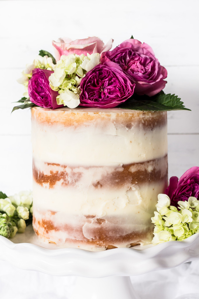 Celebration time with this beautiful champagne cake with rose buttercream! 