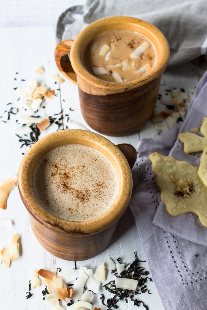 Cold days call for coconut chai lattes! This cozy coconut chai latte tastes like a cup of spiced decadence, but won't break your new year's resolutions. www.passthecookies.com