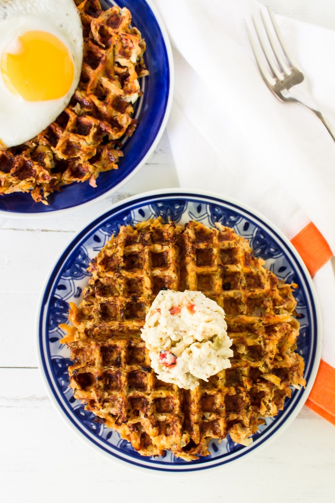 These waffled sweet potato hash browns with smoked Gouda pimento cheese are a great addition to your next brunch menu! | www.passthecookies.com