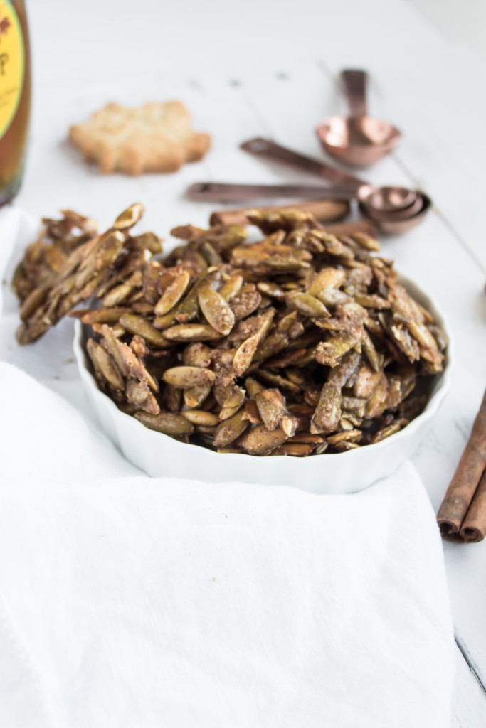 Maple candied pumpkin seeds | www.passthecookies.com