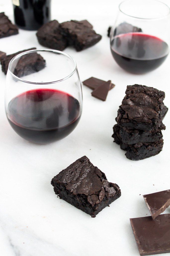 Fudgy Red Wine Brownies | Pass the Cookies | www.passthecookies.com