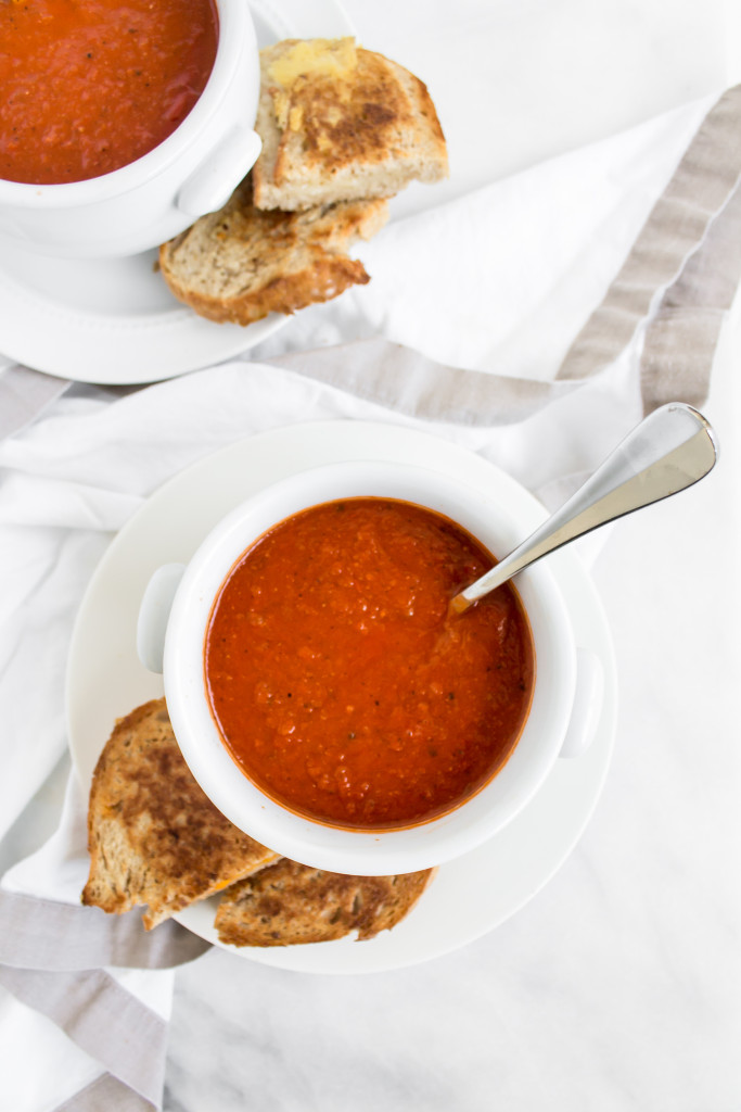 Healthy Tomato Soup | Pass the Cookies | www.passthecookies.com