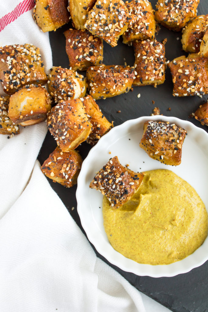 Flavorful and soft, these homemade everything pretzel bites are the perfect sharing snack. | Pass the Cookies | www.passthecookies.com