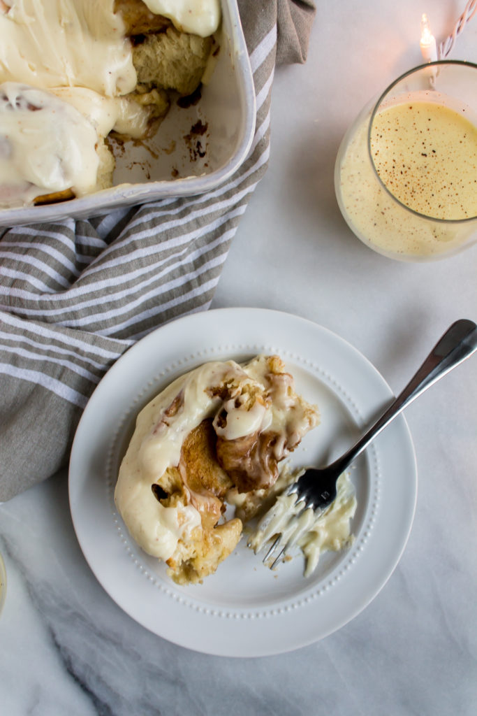 eggnog cinnamon rolls - Pass the Cookies