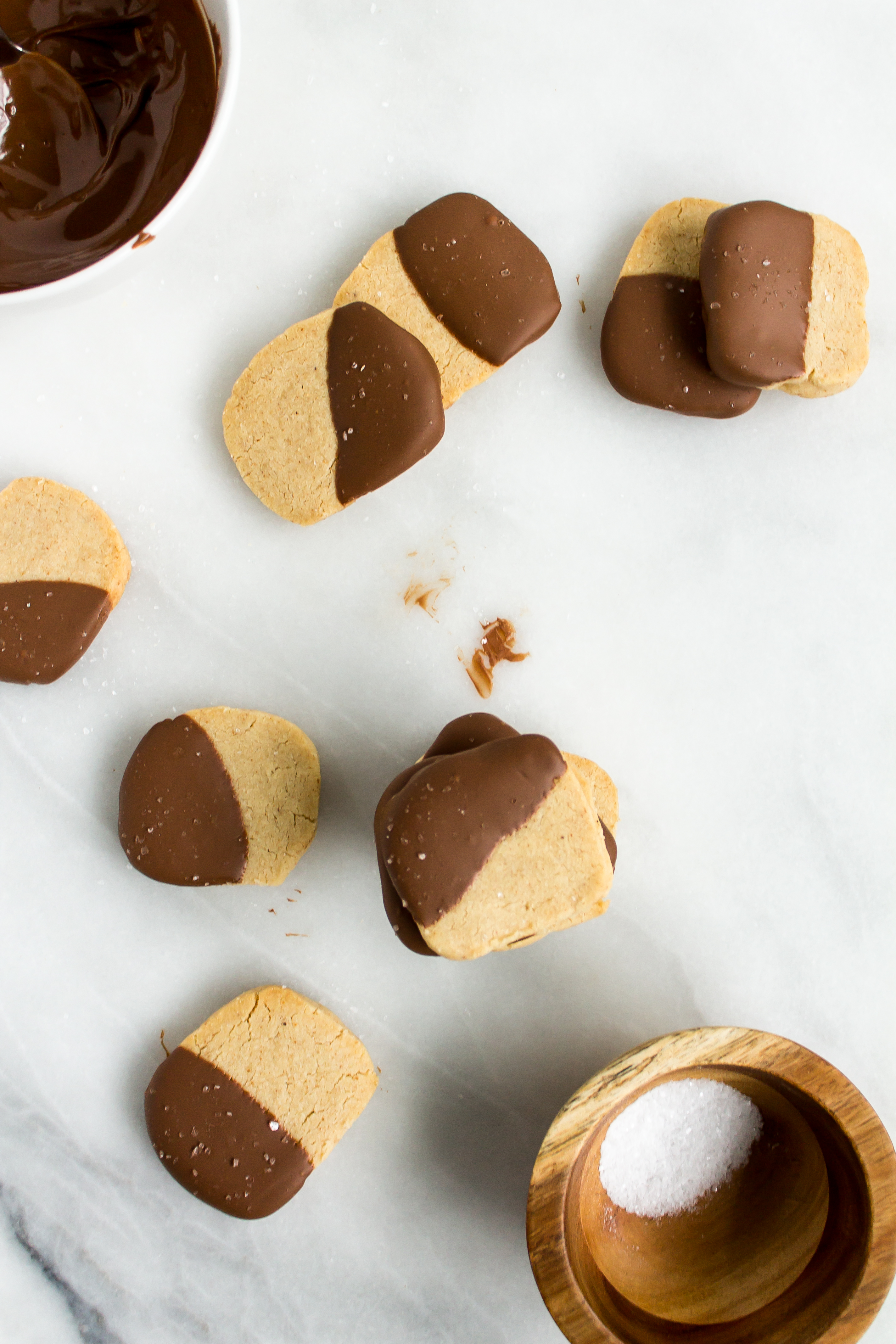 Sweet and salty almond butter shortbread cookies are delicious and so easy! | www.passthecookies.com