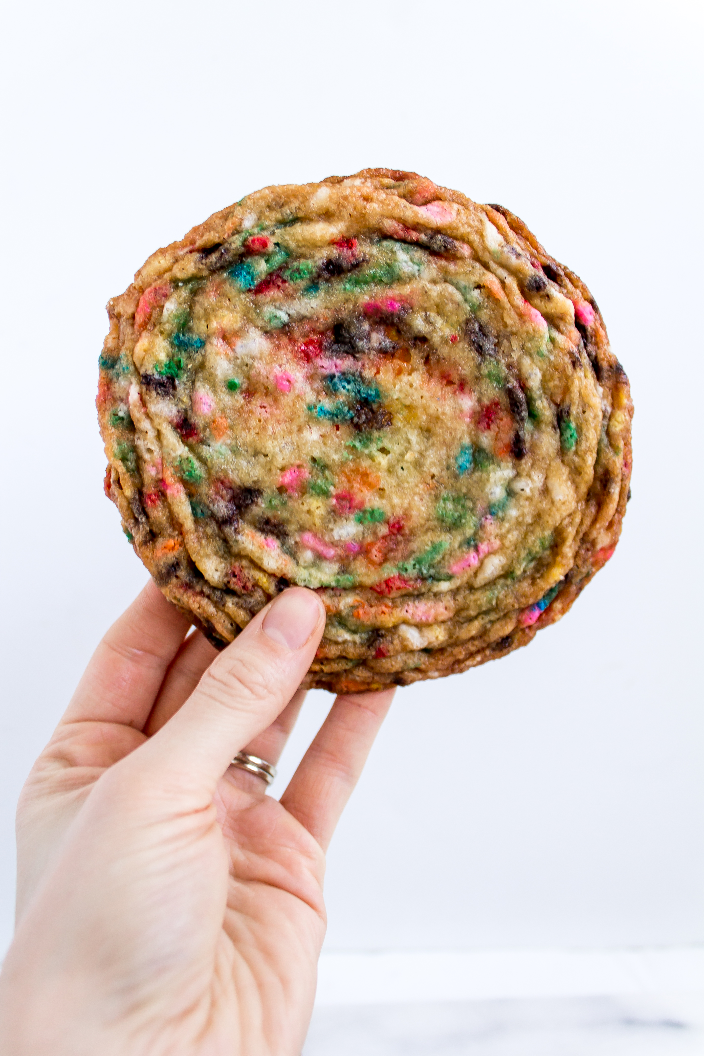 Looking for the most colorful and addictive cookie around? Funfetti pan-banging cookies are a winner! | Pass the Cookies | www.passthecookies.com