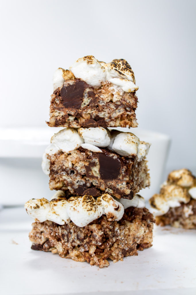 s'mores rice krispie treats - Pass the Cookies