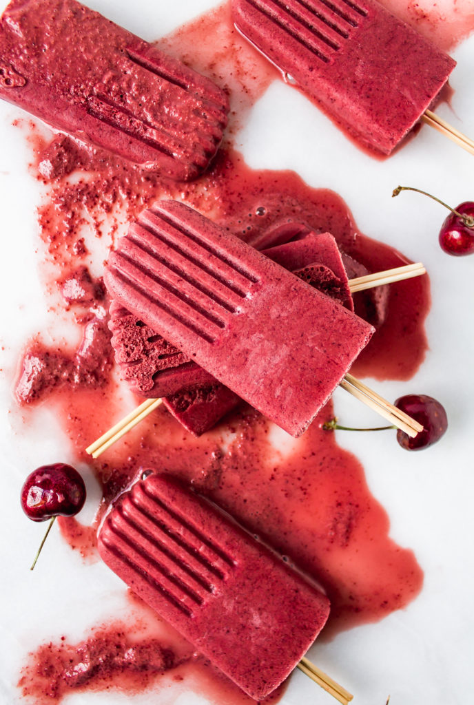 cherry frozen yogurt popsicles - Pass the Cookies