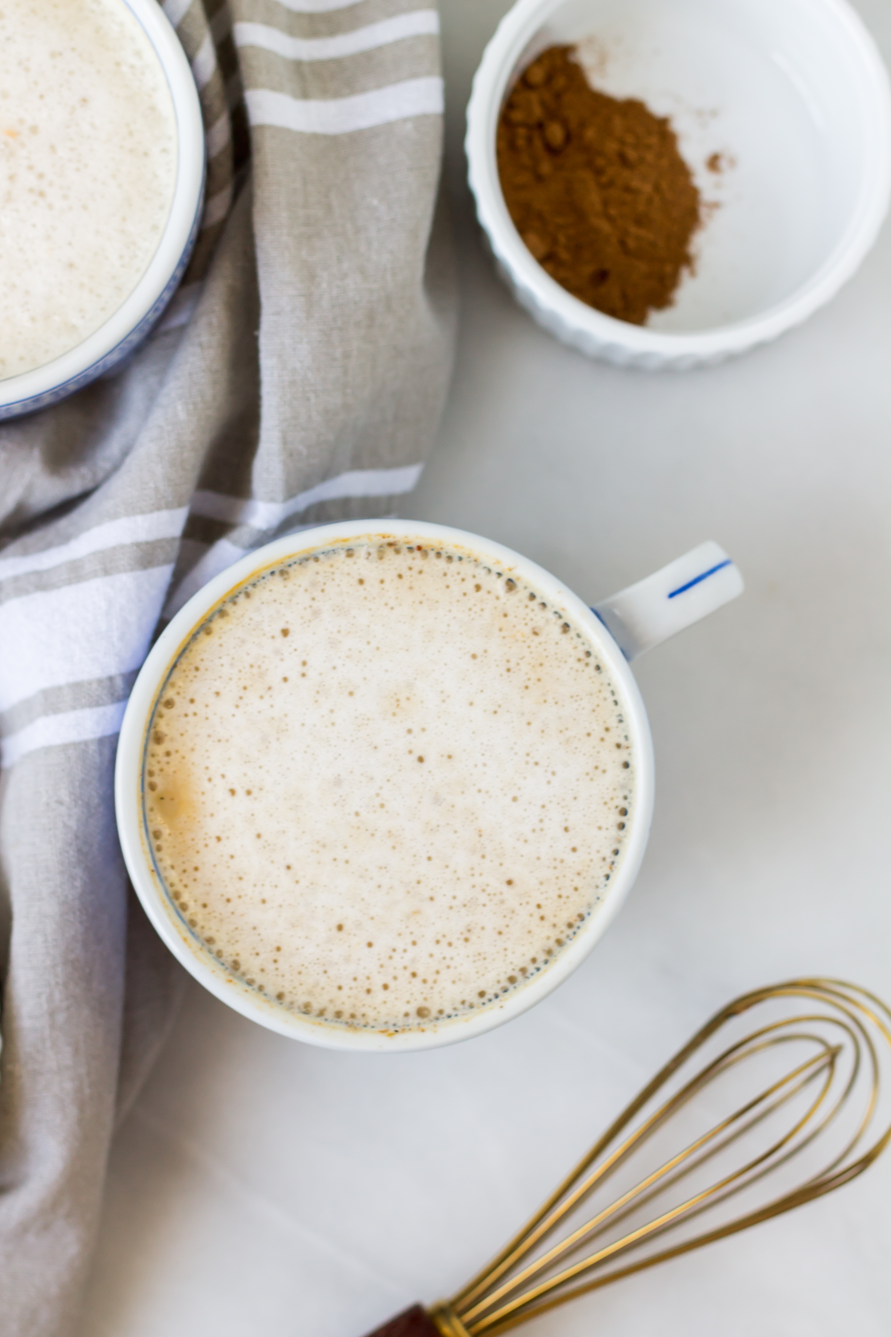 This homemade pumpkin spice chai latte is filled with delicious, warm fall flavors and is naturally sweetened so you can indulge without guilt all season. | Pass the Cookies | www.passthecookies.com