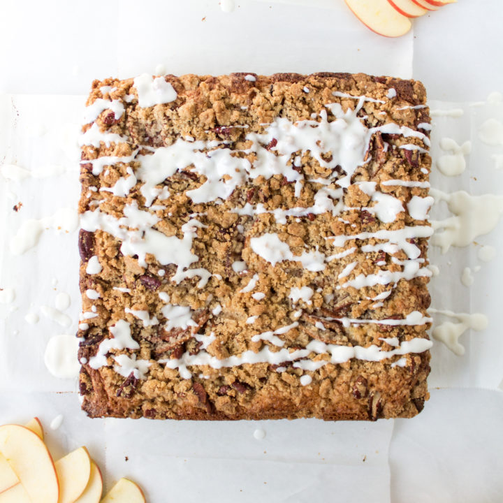 Apple crumb cake is moist and filled with flavor. It is delicious and perfect for a crowd! | Pass the Cookies | www.passthecookies.com